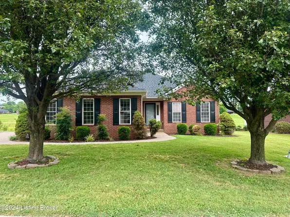 121 Council Dr, Bardstown, KY 40004