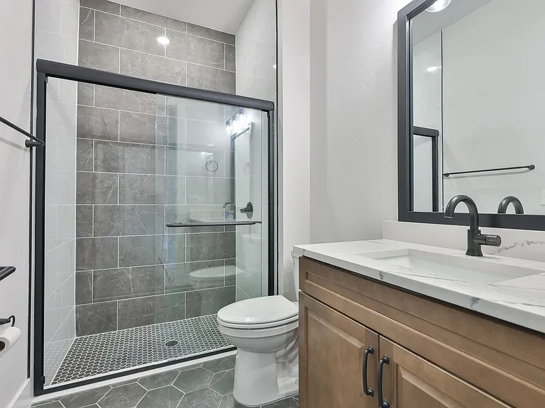 4718 W Kensington Ave — Photo 3