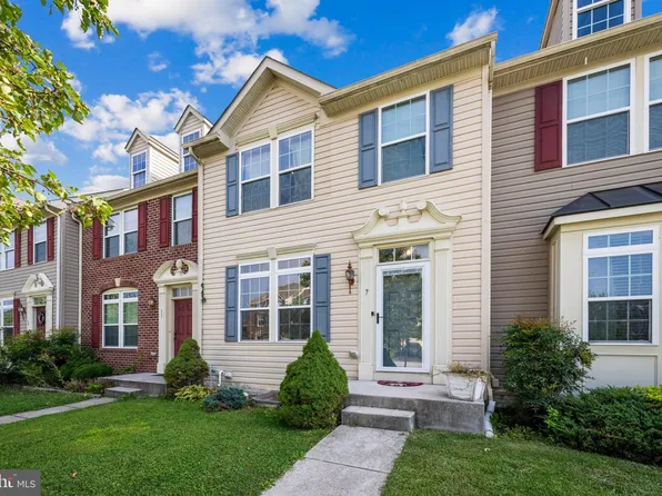 7 Forest View Ter, Hanover, PA 17331