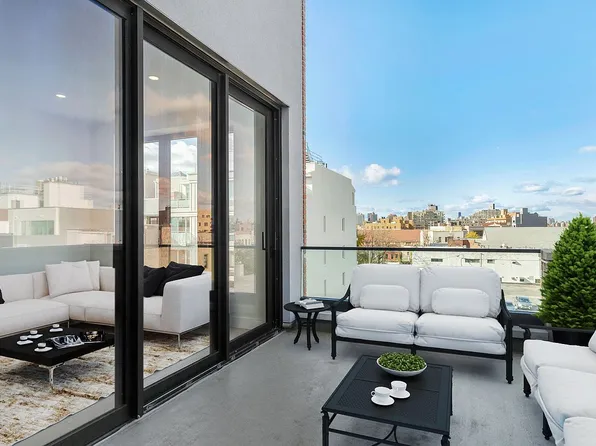 26-33 28th St #4A, Astoria, NY 11102