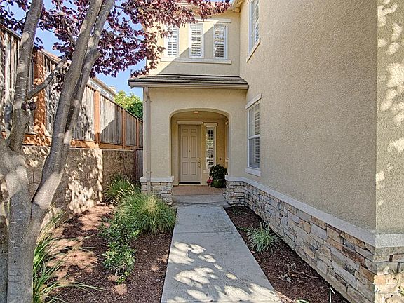 2nd image of 35 La Hacienda St