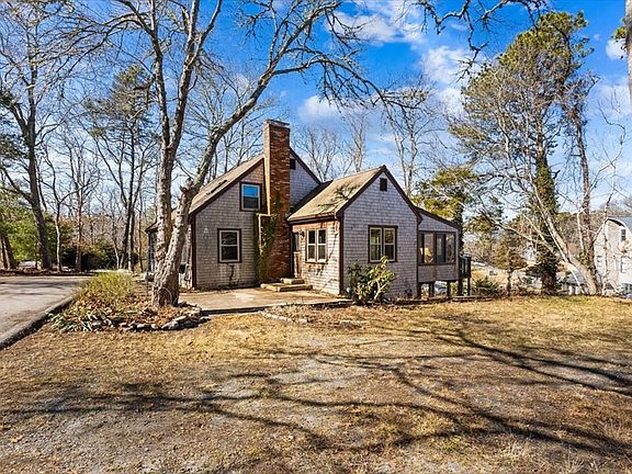 3rd image of 1094 County Rd