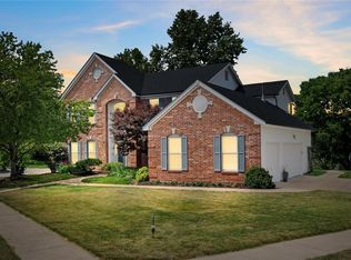 817 Castle Forest Ct, Ballwin, MO 63021