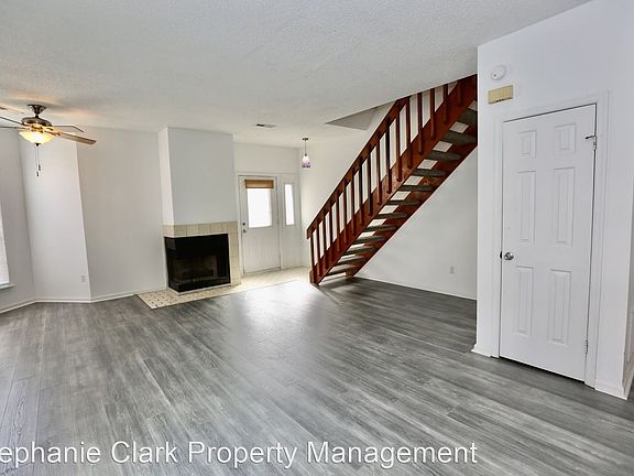 4th image of 751 Harbor Springs Trl