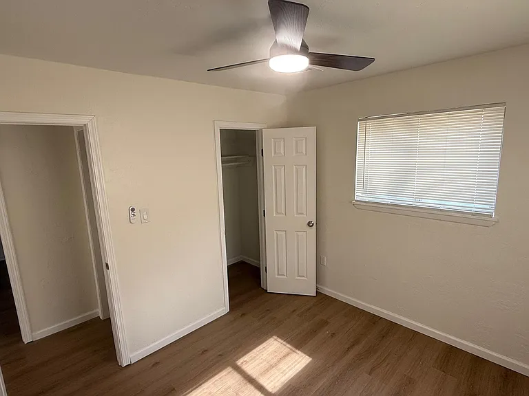 732 SW 46th St — Photo 16