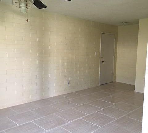 3rd image of 2637 W Rose Ln Unit 118