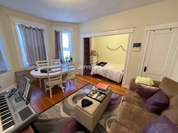 215 Kelton St #15, Allston, MA 02134