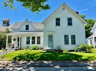 8 Pleasant Street, Vinalhaven, ME 04863