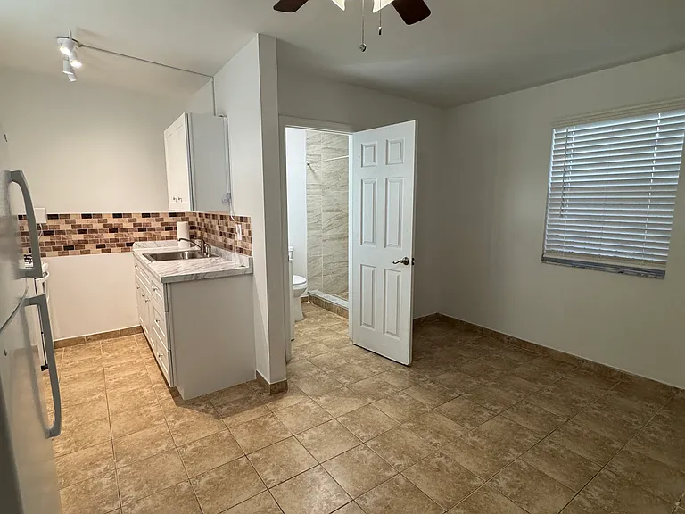 851 NW 20th Ave — Photo 1