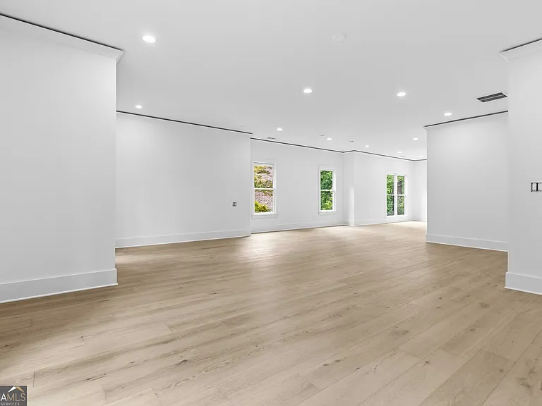 3196 Towerview Dr NE — Photo 32
