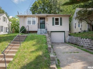 1025 44th St, Rock Island, IL 61201