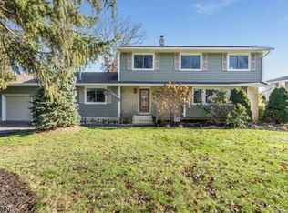 27 Roosevelt Ave S, Parsippany, NJ 07054