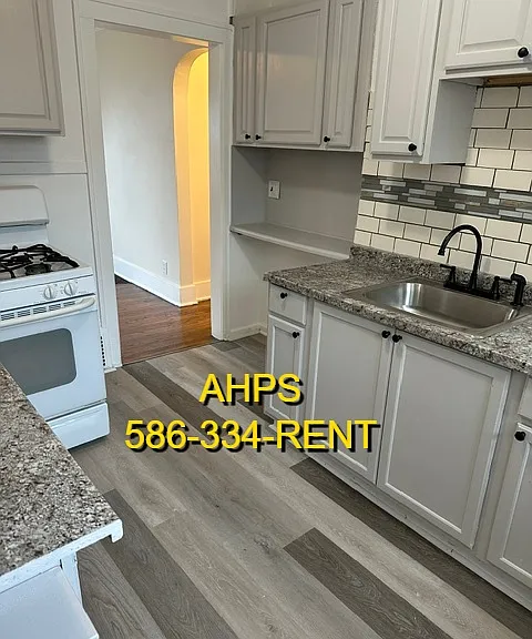 24320 Flower Ave — Photo 4