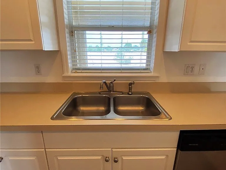 2136 NW 22nd Pl — Photo 14