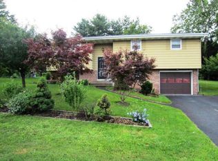 1671 N Reading Rd, Stevens, PA 17578