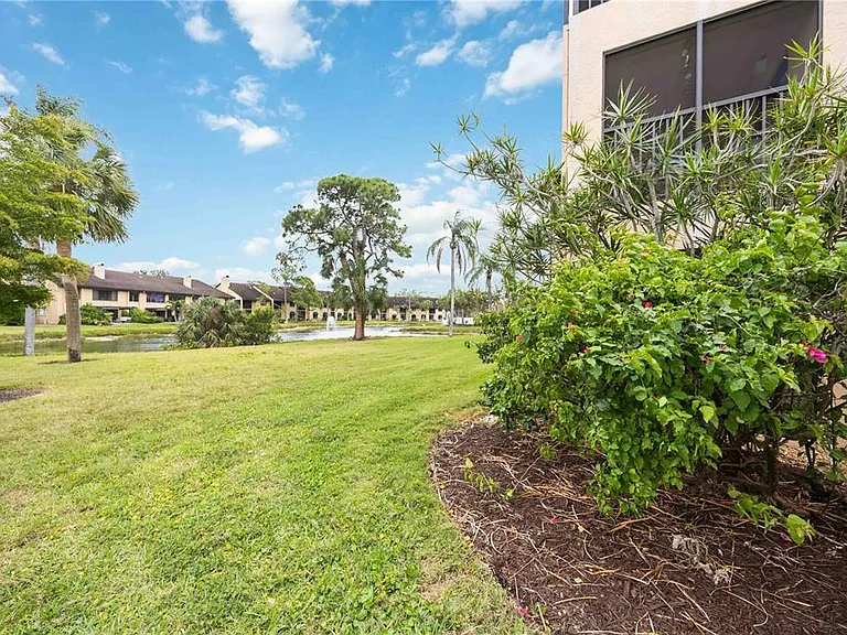 5627 Ashton Way #5627 — Photo 44