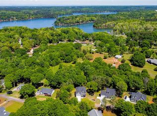 206 Lake Forest Cir, Anderson, SC 29625