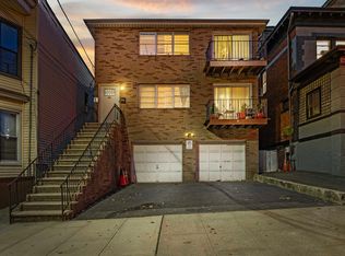 419 16th St, Union City, NJ 07087