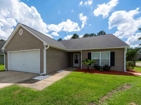 100 Pine Hall Dr, Goose Creek, SC 29445