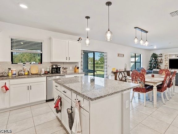 3rd image of 10804 Firebush Cir