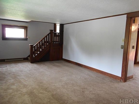 4th image of 527 E 2nd St #10