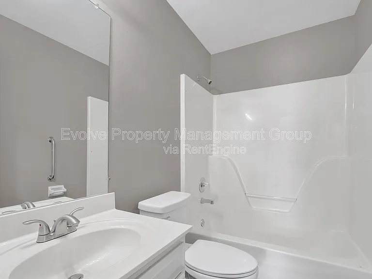 3014 Meadows Ln — Photo 5
