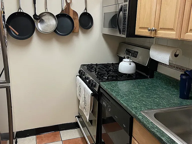 301 E 79th St #35-R — Photo 8