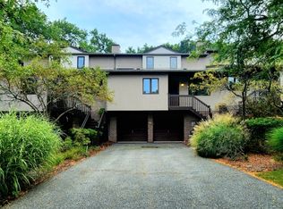 51 Peach Hill Ct, Ramsey Boro, NJ 07446