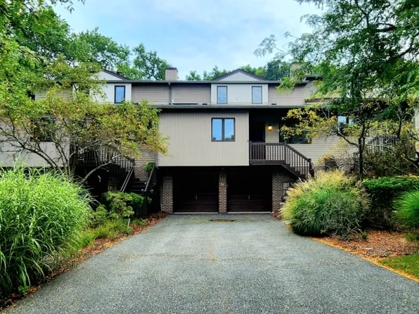 51 Peach Hill Ct, Ramsey Boro, NJ 07446