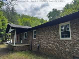 60 Stollinball Rd, Chapmanville, WV 25508