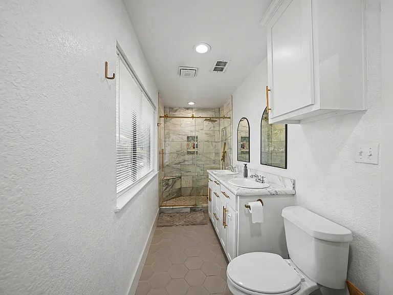 2716 Echo Point Dr — Photo 10