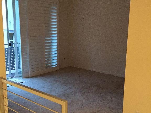 loft w/ closet, can be used as 4th bedroom