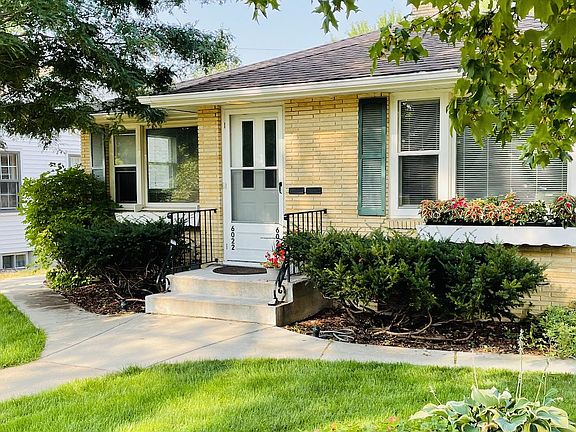 Front yard (6022 is the unit on the left).