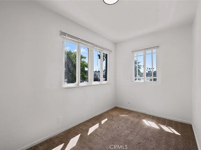 927 Orange St — Photo 9