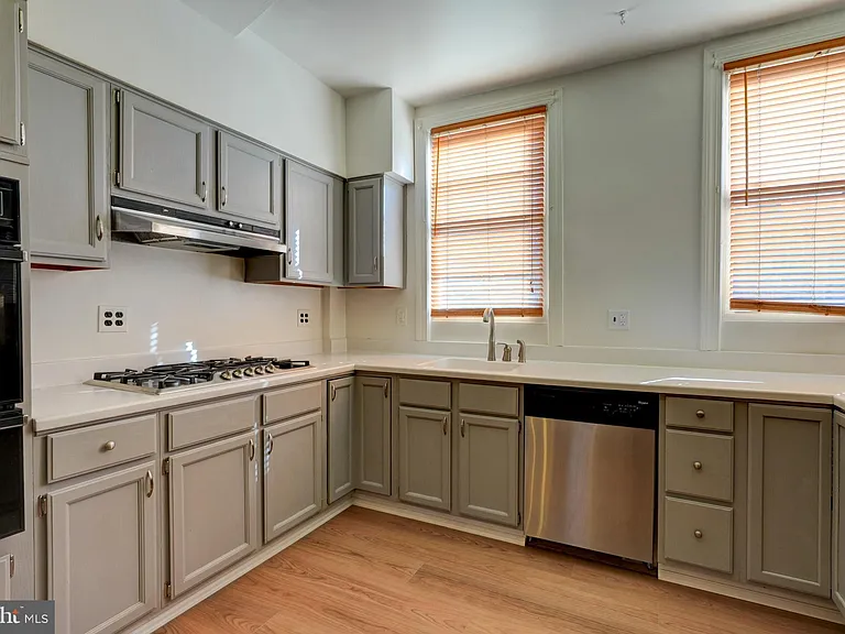1209 I St SE — Photo 8