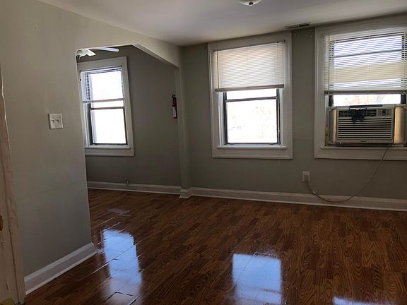 3rd image of 2123 N College Ave APT 11