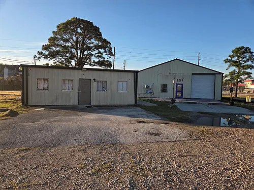 8222 N Highway 146 Photo 1