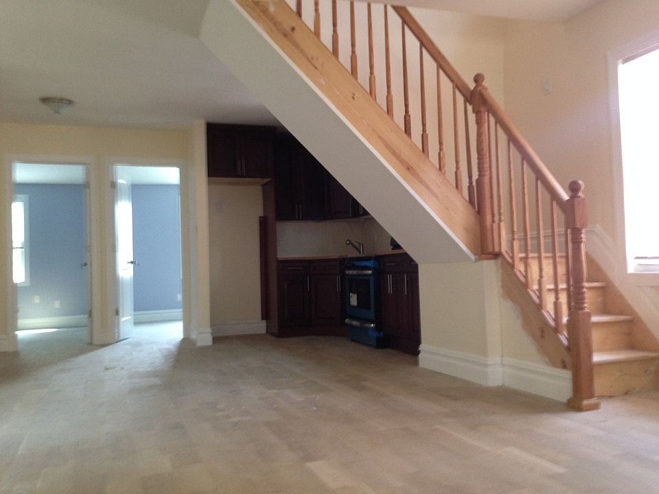 2nd image of 165 27 144th Ave