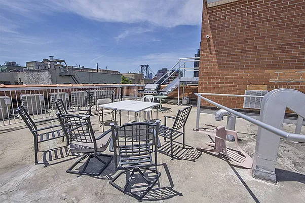 Rented by Level Group | media 23