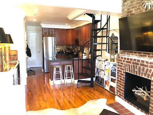 Rented by Meraki Realty LLC | media 28