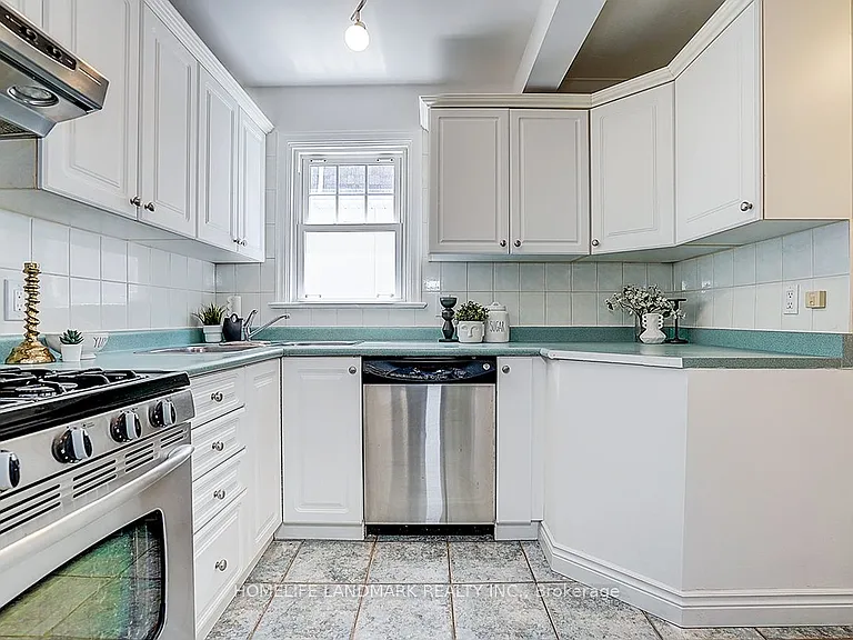 335 Willowdale Ave — Photo 42