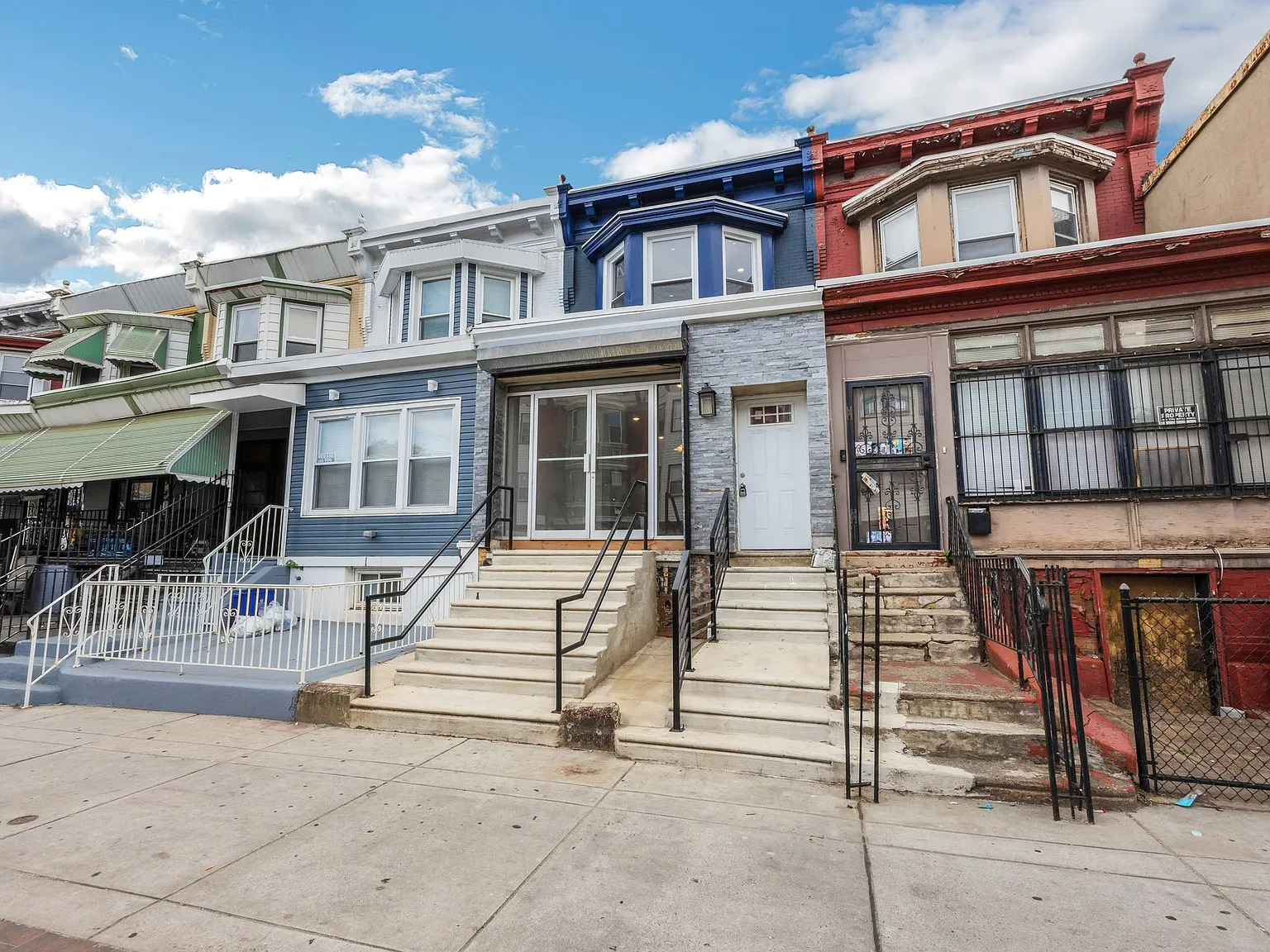 2 bed, 700 sqft, $1,400 — Photo 1