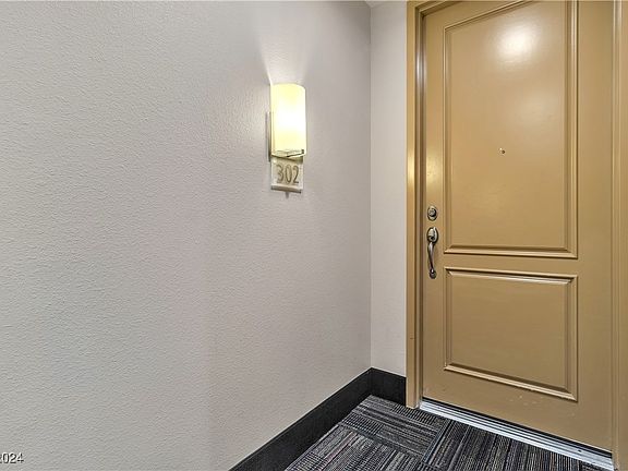4th image of 91 E Agate Ave Unit 302