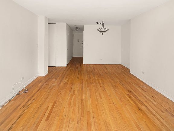 2nd image of 32 Gramercy Park S APT 9F