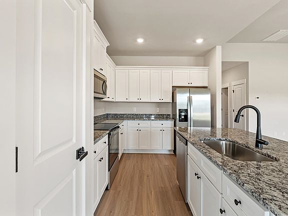 4th image of 1329 Pitch Pine Pl