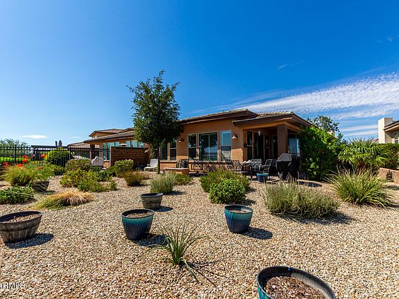 3rd image of 943 E COBBLE STONE Drive