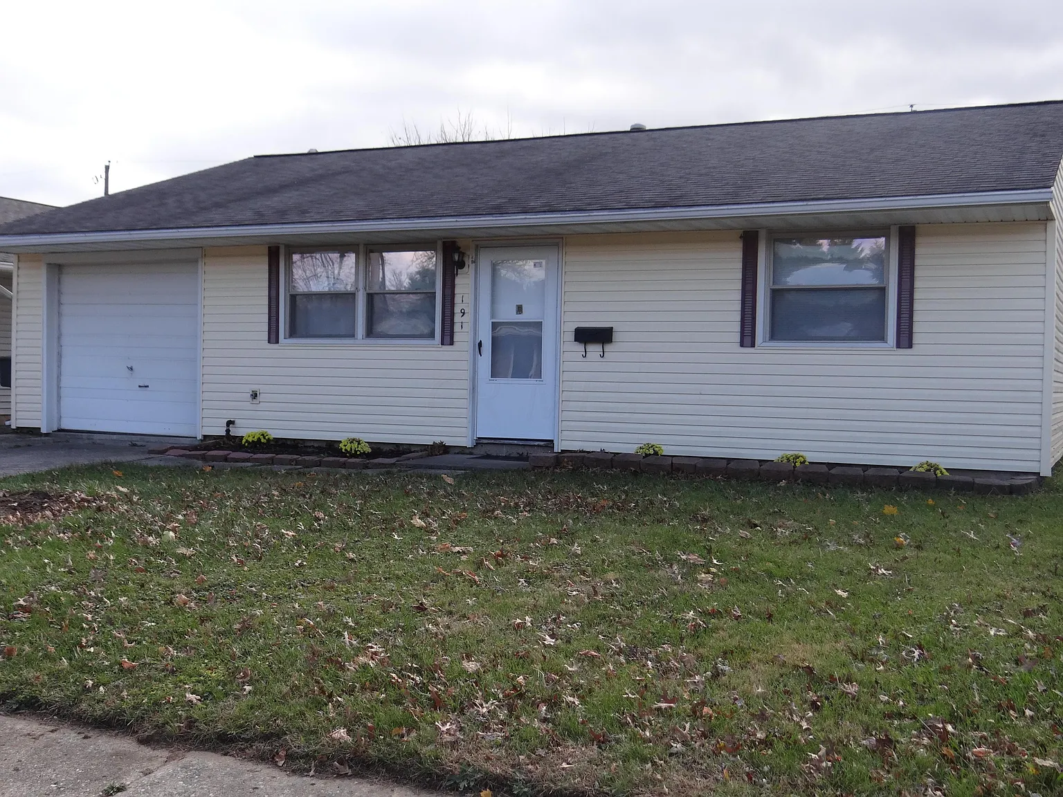191 E Alcott Rd photo 1