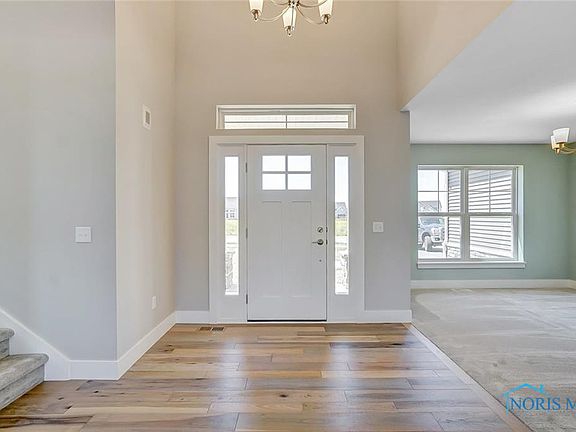 3rd image of 136 Taylors Mill Cir