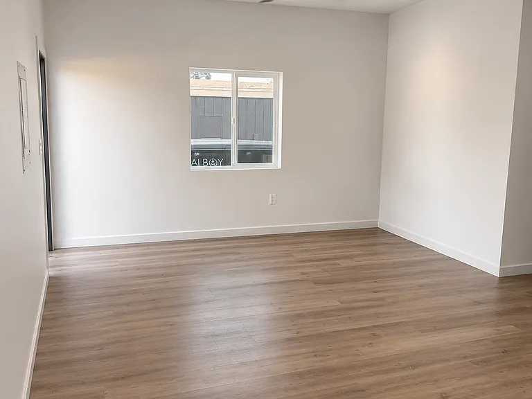 3583 Lindsay St — Photo 2