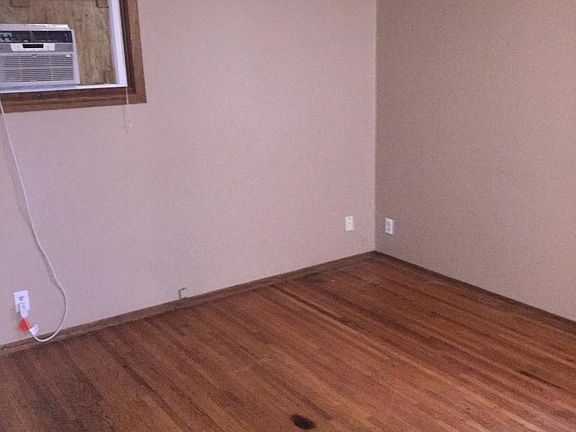 Master bedroom with 3/4 bath !